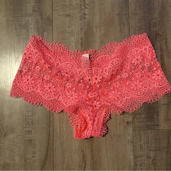NWOT- VICTORIA’S SECRET SEXY LACE BRALETTE & CHEEKY SHORTS 💕💕 SUPER CUTE!!! - Picture 8 of 9